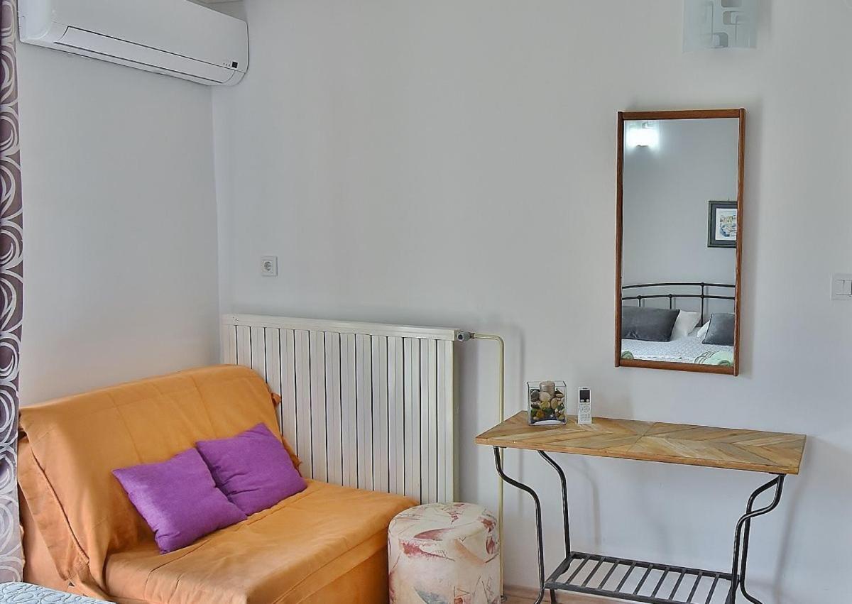 Apartments Ruzica Banjol エクステリア 写真