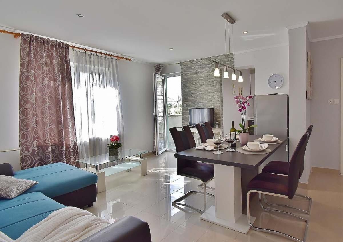 Apartments Ruzica Banjol エクステリア 写真